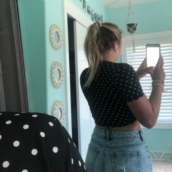 polka dot black wrapped cropped shirt - Picture 5 of 5